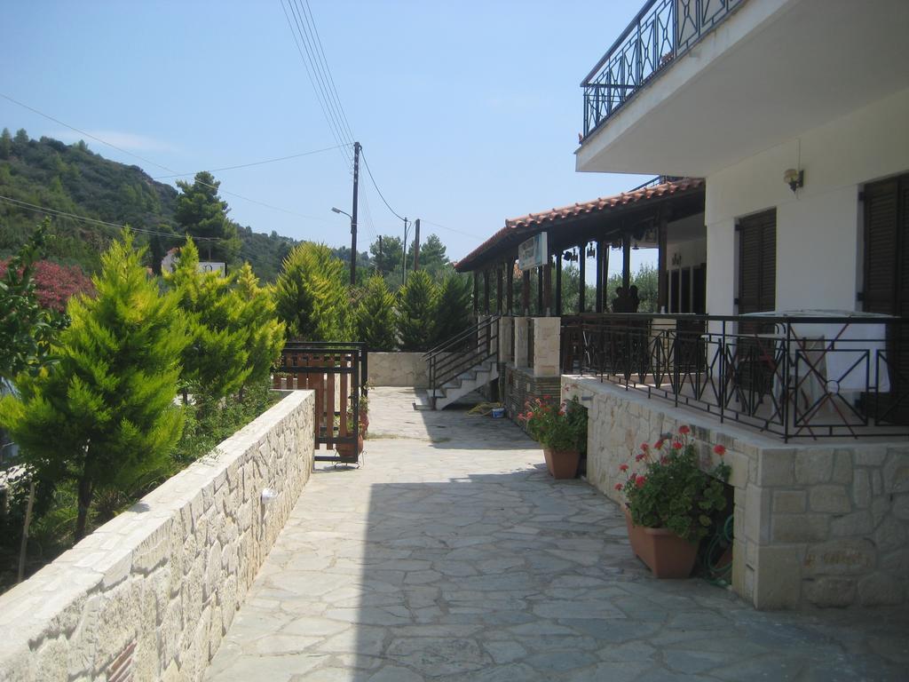 Petradaki Apartments Мола Калива Екстериор снимка