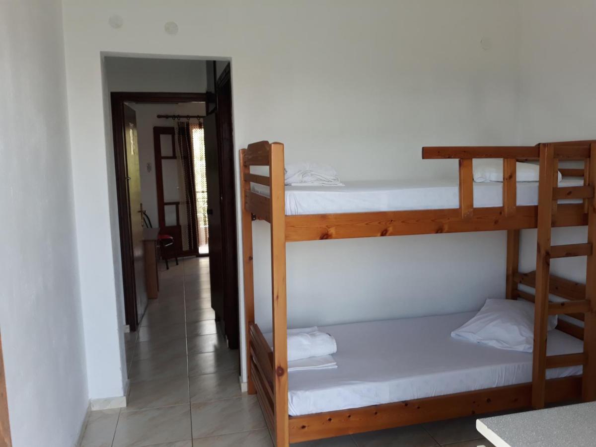 Petradaki Apartments Мола Калива Стая снимка
