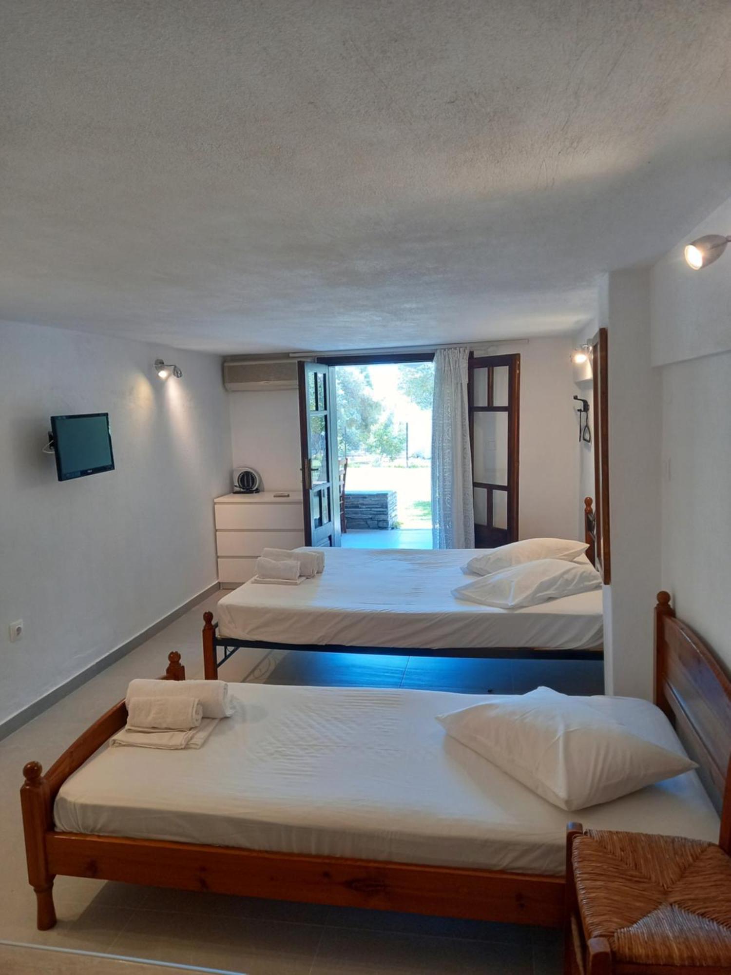Petradaki Apartments Мола Калива Стая снимка