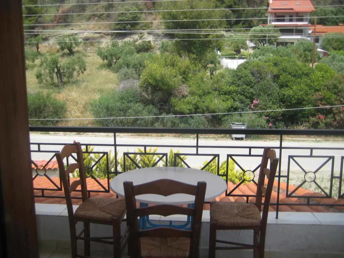 Petradaki Apartments Мола Калива Екстериор снимка