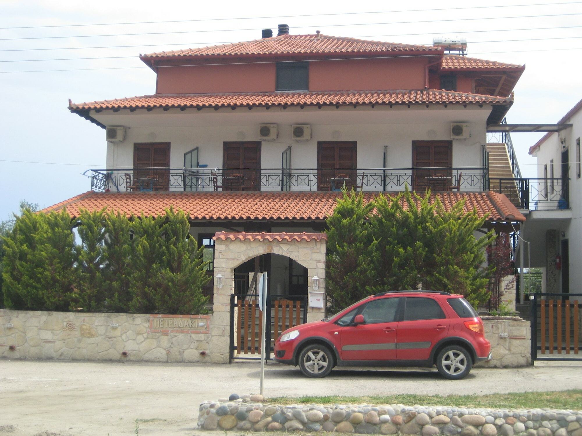 Petradaki Apartments Мола Калива Екстериор снимка